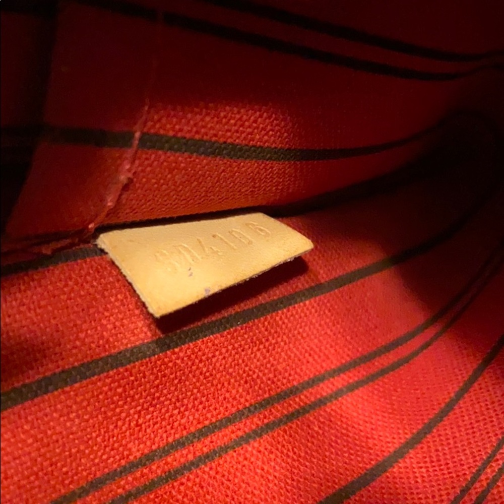 Louis Vuitton Pouchette - Picture 9 of 9